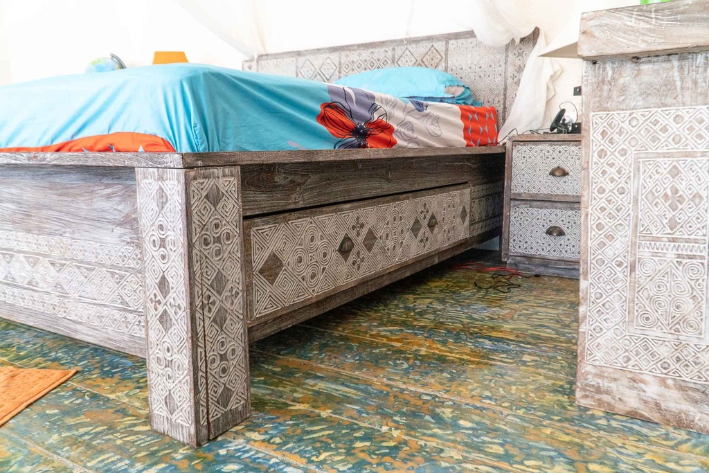 Bed 160cm,with 2 bedside cabinets Timur motif