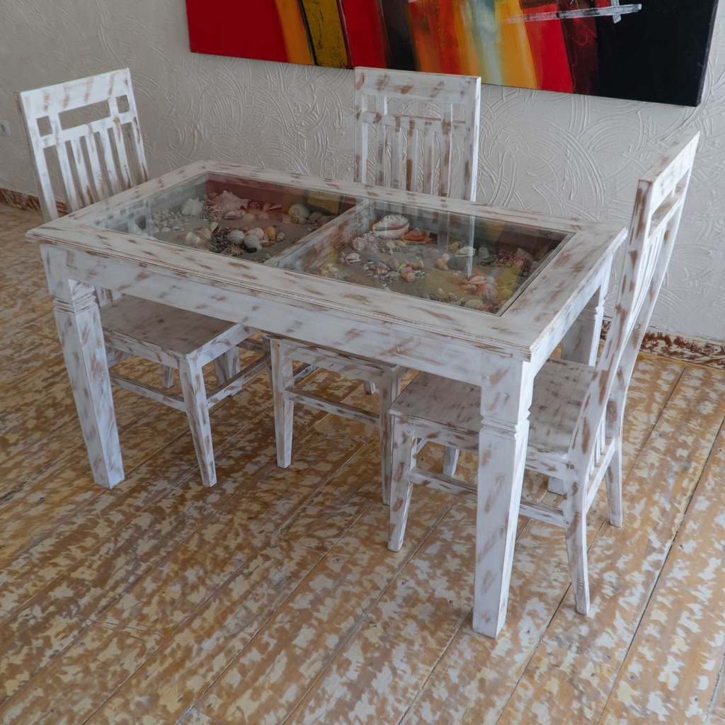 Asztal 3 székkel